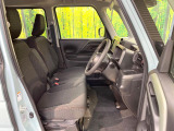 運転席シート廻りは使用感も少なく、良好な状態となっています。前オーナー様が丁寧に使っていたことがよくわかりますね。