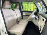 運転席シート廻りは使用感も少なく、良好な状態となっています。前オーナー様が丁寧に使っていたことがよくわかりますね。