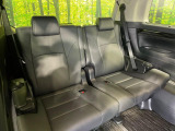 3列目シートはもちろん状態良好☆大人でもゆったりと座って頂けますので、大人数でのお出かけもラクラクです♪ご家族で、気の知れた仲間で、ドライブに行くのが楽しみですね♪