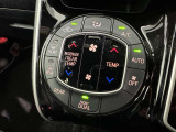 左右独立温度コントロールフルオートエアコンです。運転席、助手席それぞれで独立して温度設定ができます。冷え性の方が乗っても安心ですね♪