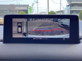 アラウンドビューモニターも装備しております。車庫入れの苦手なお客様も安心!重宝してくれます!
