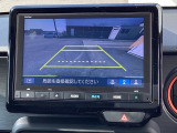便利な3ビュー切り替え、ガイド線表示付きのバックカメラです。後退時、後方の視界をサポートします