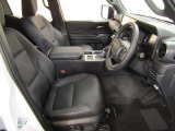 運転席です。本革シートです。