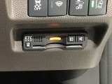 いまや快適なカーライフに欠かせないETCが付いています。