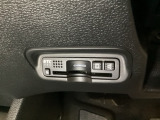ハンドルの左下にETCがついています。高速道路の料金所の通過も楽々です!。 カードの取り出しもしやすい場所についています。
