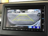 バックをするとき自動でリアの様子が映る『リアカメラ』付き!ナビ画面で確認しながらバックができますから安心ですね。でも、目視も大切ですよ!安全第一でお願いします!