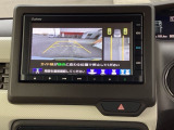 便利な3ビュー切り替え、ガイド線表示付きのバックカメラです。後退時、後方の視界をサポートします