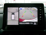 アラウンドビューモニター。空の上から見下ろすような視点でスムース駐車。