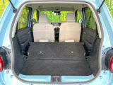 後席を格納すると、これだけの広さが!シーンに合わせたシートアレンジで、大きな荷物も積むことが出来ます♪