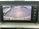 バックモニター付きで、車庫入れやバック時の後方確認をサポート。