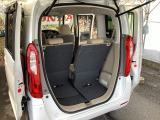 リアシートがあっても、しっかり荷物を積む事ができます。