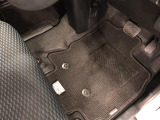 嬉しい純正フロアマット付き♪ 状態も良好です(^^♪
