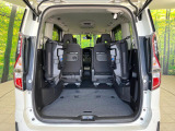 普段のお買い物や通勤、送迎等に十分な荷室スペースを確保しております。セカンドシートを倒すと、大きな荷物の積載も可能です♪