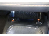 シートヒーターは、エアコンで車内を温めるよりも早くシートが温まるので、寒い季節も快適になります。