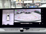 < アラウンドビューモニター >前後左右にカメラがついているので、狭い道での確認や車庫入れが苦手な方もラクラクです!