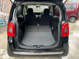 後部座席を倒せば荷室も広々取れます、買い物にレジャーに用途いろいろ