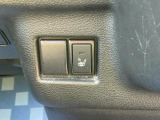 運転席にはシートヒーター機能が付いています。寒い日の心強い味方です♪