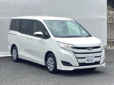 狭い駐車場でも、スライドドアならチャイルドシートへのお子さまの乗降や荷物の積載もスムーズ。とても便利な【助手席側。電動スライドドア】ドアハンドを少し引くだけでリアドアが自動開閉します。