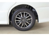純正16AW!タイヤサイズは205/60R16になります!