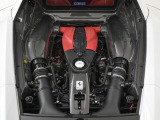 3.9L・V8ツインターボエンジンをリアミッドに搭載しております。
