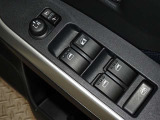 電動格納式ドアミラー・パワーウインドウを装備しています。