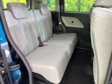 後部座席も気になるようなキズ・汚れやへたり等、大きなダメージはなく、良好な状態です。