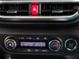 車内を快適に、オートエアコンを装備しています。
