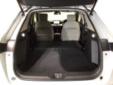 リアシートを倒すと、ラゲッジスペースを広くお使いいただけます!