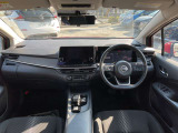 運転席からの視界が左右に広く隅々まではっきりと見えます!クルマの前端も把握しやすく安心です