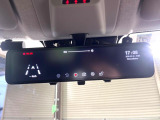 【デジタルインナーミラー】後席の大きな荷物や同乗者で後方が確認しづらい時でも安心!カメラが撮影した車両後方の映像をルームミラー内に表示。クリアな視界で状況の確認が可能です!