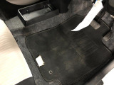 嬉しい純正フロアマット付き♪ 状態も良好です(^^♪