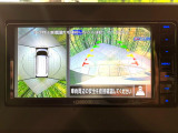 【マルチアラウンドモニター】専用のカメラにより、上から見下ろしたような視点で360度クルマの周囲を確認することができます☆死角部分も確認しやすく、狭い場所での切り返しや駐車もスムーズに行えます。
