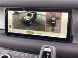 【3Dサラウンドカメラ】車両周辺360度の状況を立体的に表示するシステムで、駐車や狭い場所での運転、オフロード走行時に非常に役立ちます。