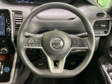 【純正革巻きステアリング】上質な革を使用することで、手にしっかり馴染みとても運転しやすいハンドルです♪