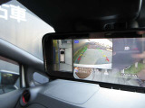 バックミラーにもアラウンドビューモニターの映像が映せます