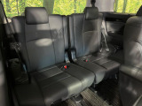 3列目シートはもちろん状態良好☆大人でもゆったりと座って頂けますので、大人数でのお出かけもラクラクです♪ご家族で、気の知れた仲間で、ドライブに行くのが楽しみですね♪