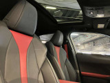 解放感を感じることができるムーンルーフ。屋外の気持ち良い風や日差しとり込み車内空間を明るくします。