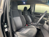 運転席シート廻りは使用感も少なく、良好な状態となっています。前オーナー様が丁寧に使っていたことがよくわかりますね。