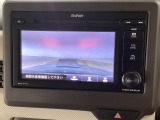 【バックカメラ】運転が苦手な方も車庫入れラクラクです!ギアをリバースに入れれば自動的に切り換わりますので、面倒な操作は不要です♪狭い駐車場もお車を傷つけず安心ですね!