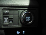 運転席右側のスイッチパネル。左パワースライドドアは運転席のスイッチでも開閉操作ができます。