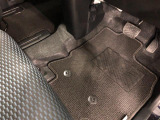 嬉しい純正フロアマット付き♪ 状態も良好です(^^♪