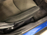 痛みの出やすい運転席シートの角、フロアマット、座面、ともに良好です