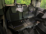 3列目シートはもちろん状態良好☆大人でもゆったりと座って頂けますので、大人数でのお出かけもラクラクです♪ご家族で、気の知れた仲間で、ドライブに行くのが楽しみですね♪