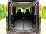普段のお買い物や通勤、送迎等に十分な荷室スペースを確保しております。セカンドシートを倒すと、大きな荷物の積載も可能です♪