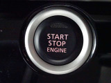 【プッシュスタート】キーが車内にあれば、エンジンの始動・停止はブレーキを踏んでスイッチを押すだけ!キーを取り出す手間を省き、ワンプッシュで操作するので簡単でスムーズ!