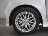 アルミホイール装着車です!これで足元まわりもおしゃれにきまります!