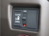 ◆片側電動スライドドア◆狭い駐車場でも乗り降りが楽々♪お子様が隣の車にドアを当ててしまう心配もございません!小さなお子様連れの方もこれで安心。