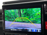 【バックカメラ】駐車時に後方がリアルタイム映像で確認できます。大型商業施設や立体駐車場での駐車時や、夜間のバック時に大活躍!運転スキルに関わらず、今や必須となった装備のひとつです!