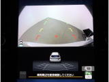 デジタルマルチビューモニター装着車です!純正ならではのスッキリとした装着感です!R(リバース)に連動して後方視界をナビ画面に映し出します!視点切替で全周囲を映し出すことも可能です!!