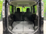 普段のお買い物や通勤、送迎等に十分な荷室スペースを確保しております。セカンドシートを倒すと、大きな荷物の積載も可能です♪